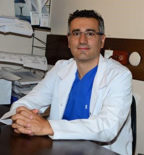 doktor Plastik cerrah Δημήτριος